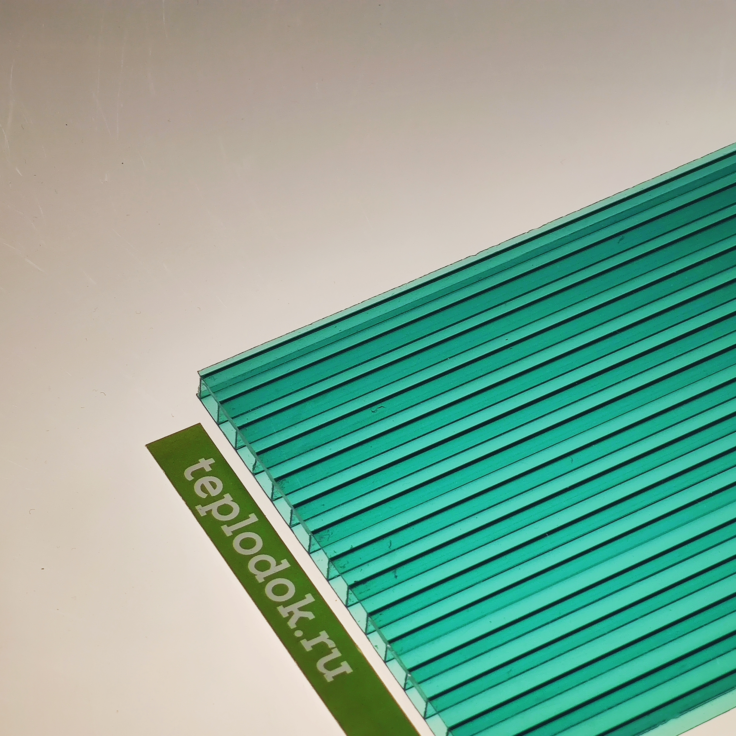 Сотовый поликарбонат 6 мм, зеленый, 1кг/м2, лист 2,1х12 м, ULTRAMARIN